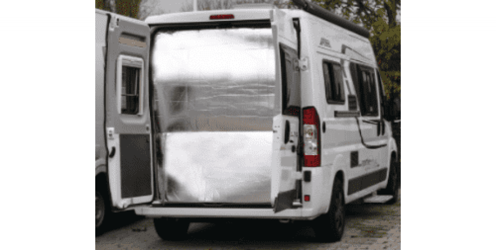 Bagdørs isolering til vans
