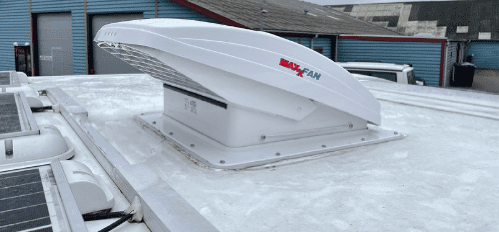 MaxxFan Deluxe tagventilator